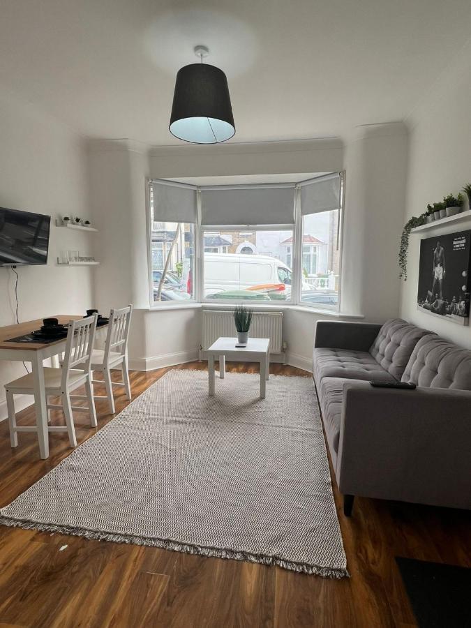 93 West Road Hotel London Luaran gambar