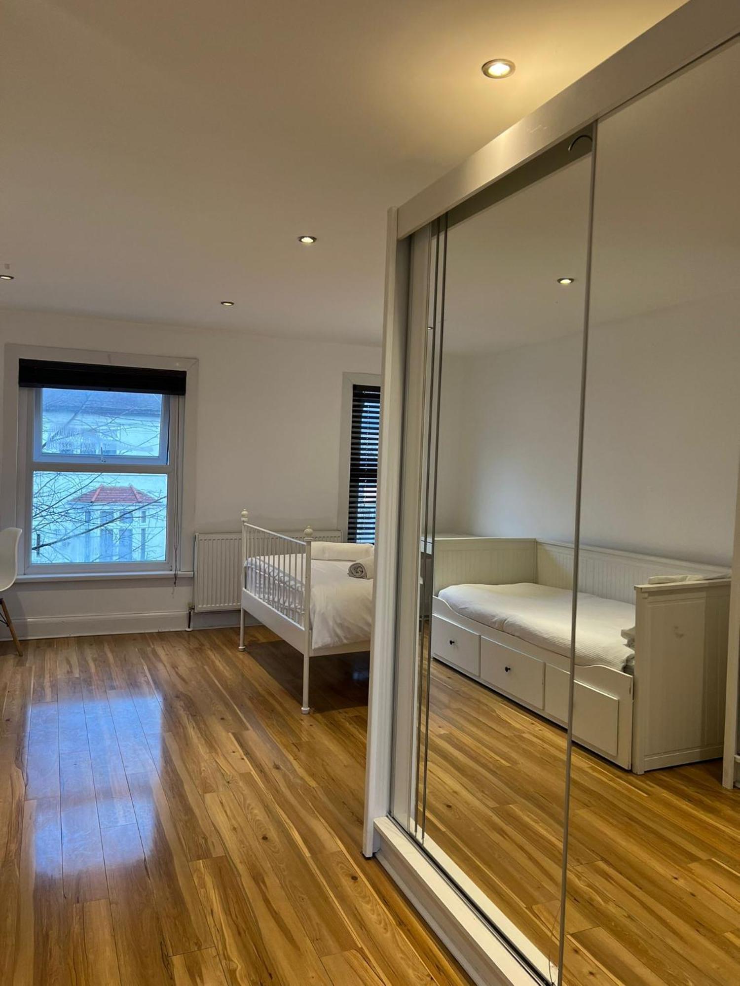 93 West Road Hotel London Luaran gambar