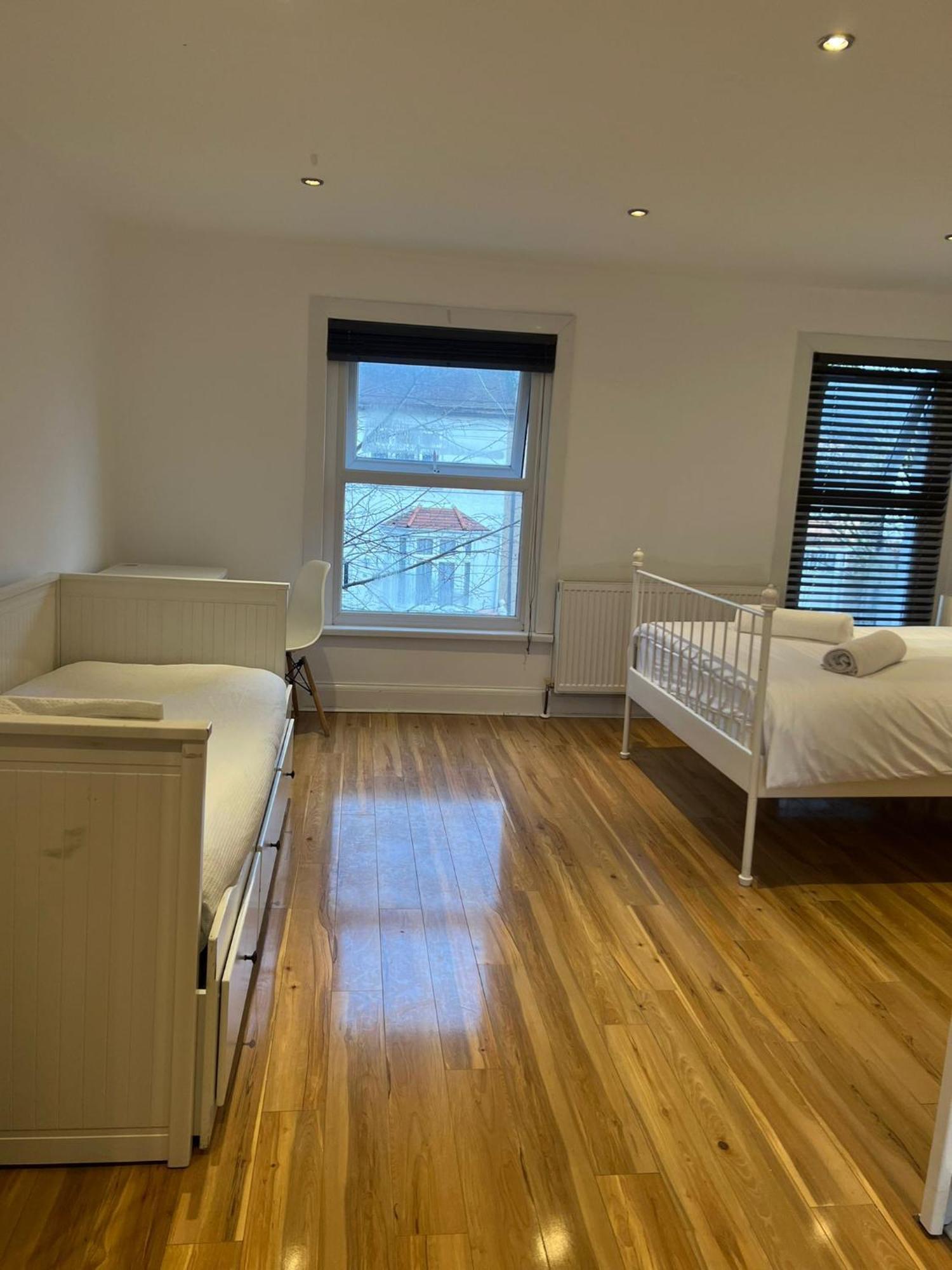 93 West Road Hotel London Luaran gambar
